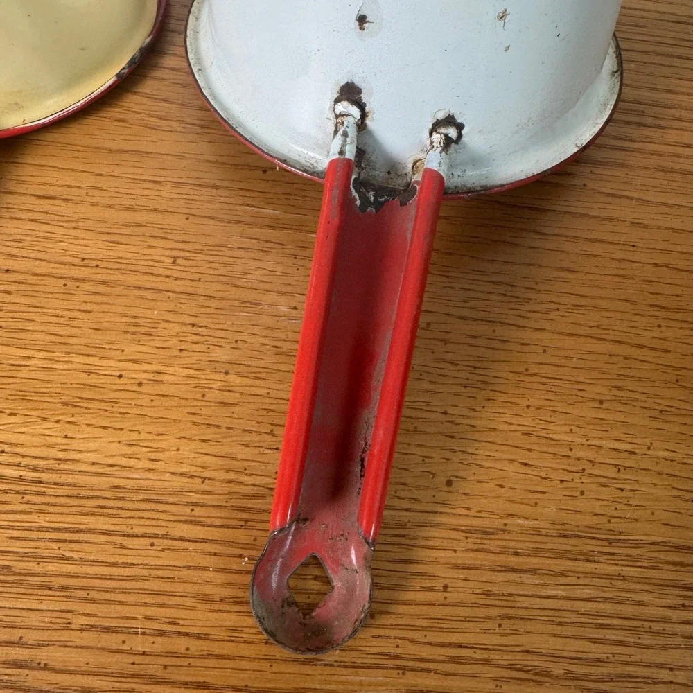 Vintage Enamelware Nesting Saucepan Set White with Red Trim 3‎ pc Rustic Decor